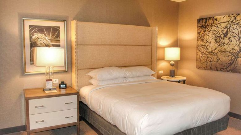 <b>DoubleTree by Hilton Reading Room</b>. Images powered by <a href="https://iceportal.shijigroup.com/" title="IcePortal" target="_blank">IcePortal</a>.
