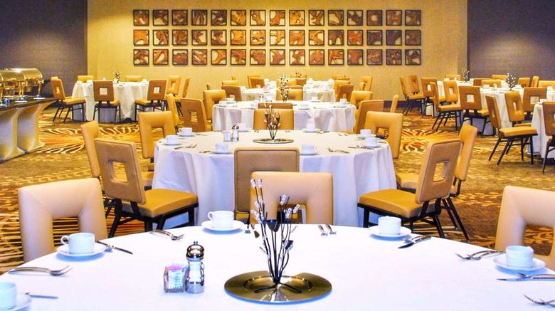 <b>DoubleTree by Hilton Reading Meeting</b>. Images powered by <a href="https://iceportal.shijigroup.com/" title="IcePortal" target="_blank">IcePortal</a>.