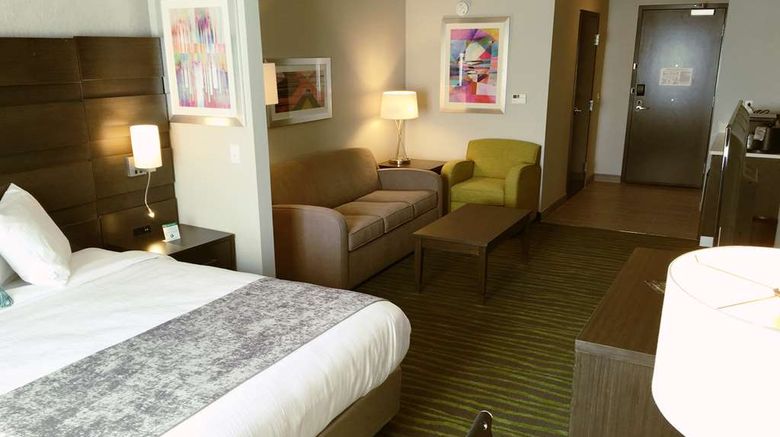 <b>Best Western Plus Prien Lake Inn/Suites Suite</b>. Images powered by <a href="https://iceportal.shijigroup.com/" title="IcePortal" target="_blank">IcePortal</a>.