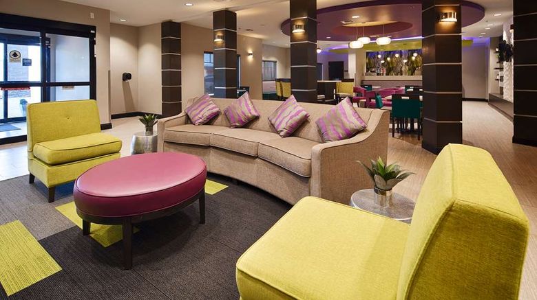 <b>Best Western Plus Prien Lake Inn/Suites Lobby</b>. Images powered by <a href="https://iceportal.shijigroup.com/" title="IcePortal" target="_blank">IcePortal</a>.