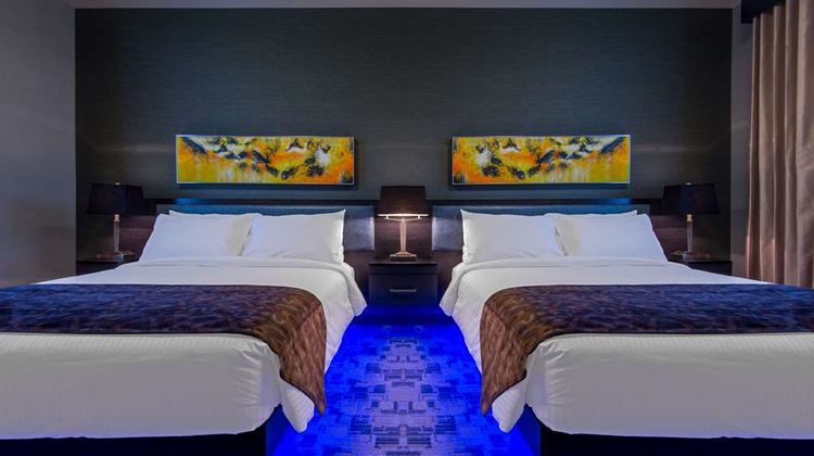 Applause Hotel by Clique Calgary Airport Room