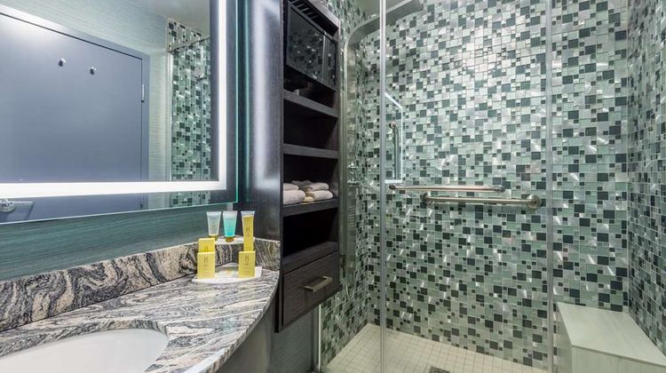 Applause Hotel by Clique Calgary Airport Room