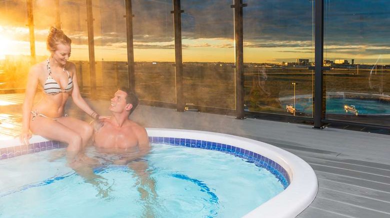 <b>Applause Hotel by Clique Calgary Airport Pool</b>. Images powered by <a href="https://iceportal.shijigroup.com/" title="IcePortal" target="_blank">IcePortal</a>.