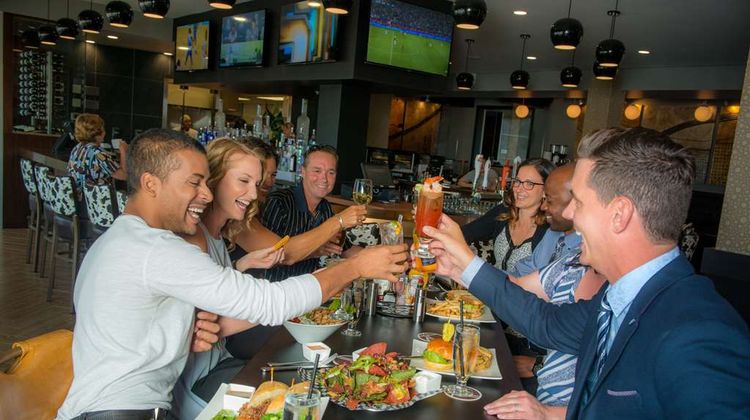 Applause Hotel by Clique Calgary Airport Restaurant