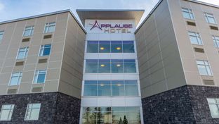 Applause Hotel by Clique Calgary Airport