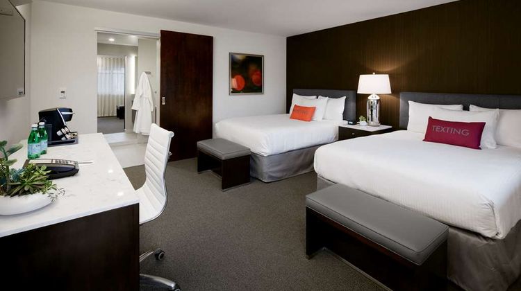 Hotel Lucent Room
