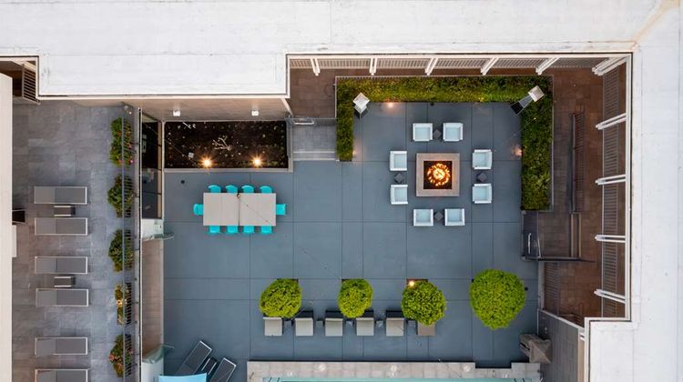 Hotel Lucent Exterior