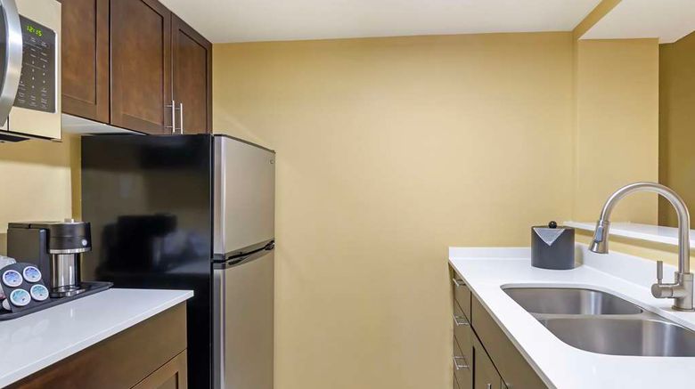 <b>Best Western Plus Thornburg Inn & Suites Room</b>. Images powered by <a href="https://iceportal.shijigroup.com/" title="IcePortal" target="_blank">IcePortal</a>.