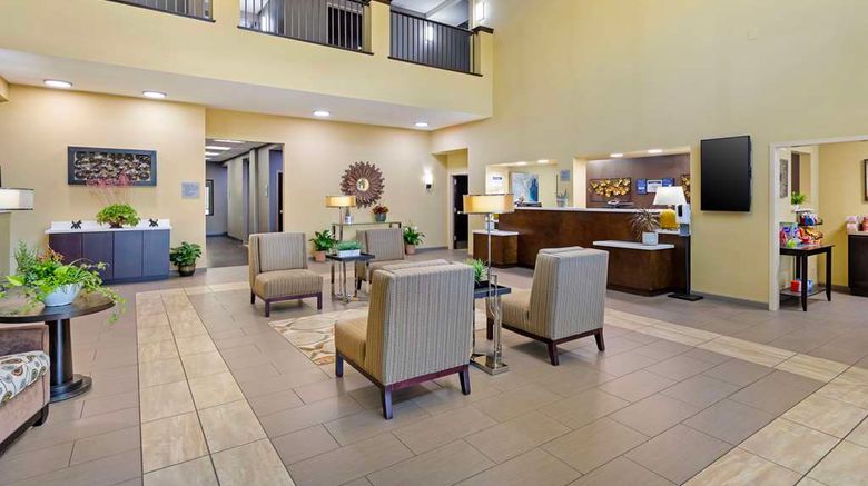 <b>Best Western Plus Thornburg Inn & Suites Lobby</b>. Images powered by <a href="https://iceportal.shijigroup.com/" title="IcePortal" target="_blank">IcePortal</a>.