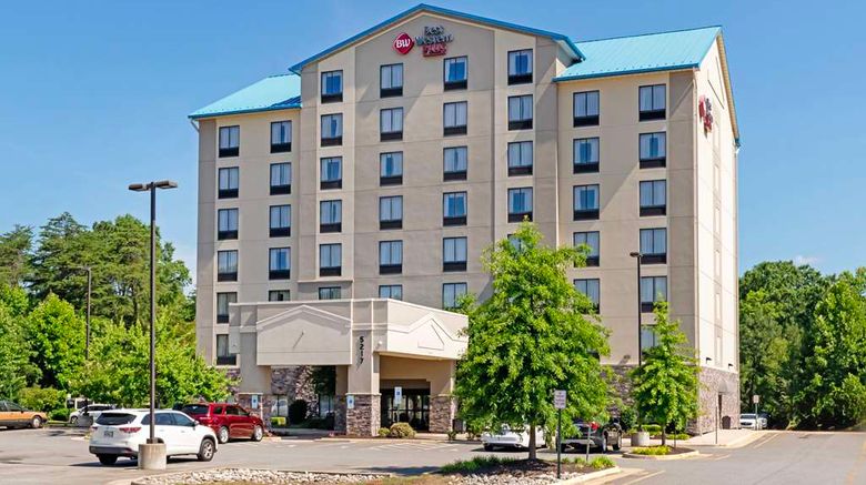 <b>Best Western Plus Thornburg Inn & Suites Exterior</b>. Images powered by <a href="https://iceportal.shijigroup.com/" title="IcePortal" target="_blank">IcePortal</a>.