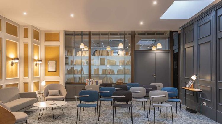 Hotel Litteraire Alexandre Vialatte Meeting