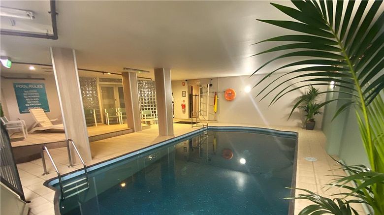 <b>Royal Coach Motor Inn Pool</b>. Images powered by <a href="https://iceportal.shijigroup.com/" title="IcePortal" target="_blank">IcePortal</a>.