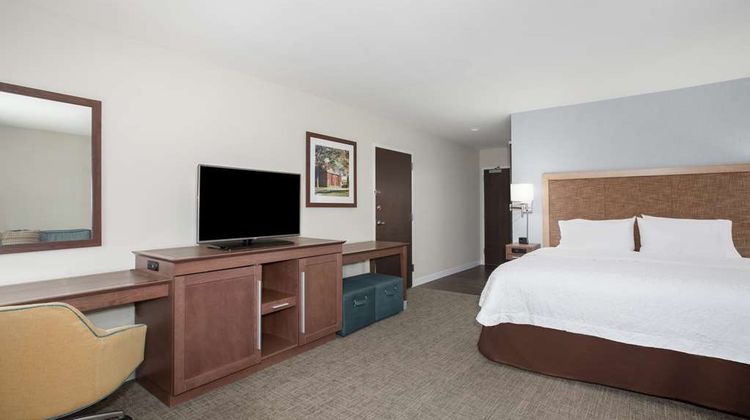 Hampton Inn by Hilton Lincoln Airport Room