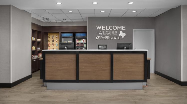 Hampton Inn & Suites Georgetown Lobby
