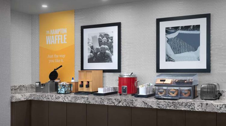 Hampton Inn NoMa Union Station Restaurant
