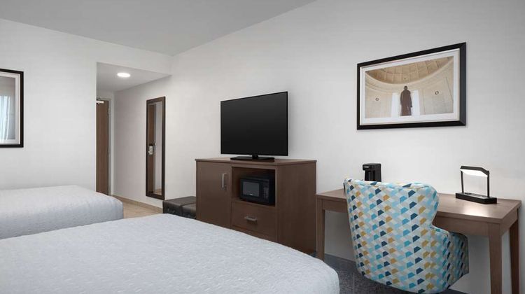 Hampton Inn NoMa Union Station Room