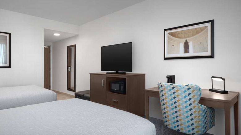 <b>Hampton Inn NoMa Union Station Room</b>. Images powered by <a href="https://iceportal.shijigroup.com/" title="IcePortal" target="_blank">IcePortal</a>.