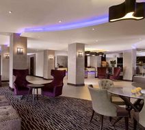 DoubleTree by Hilton Hotel Woking Lobby