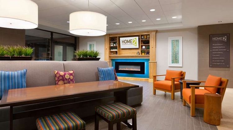 Home2 Suites by Hilton Champaign/Urbana Lobby