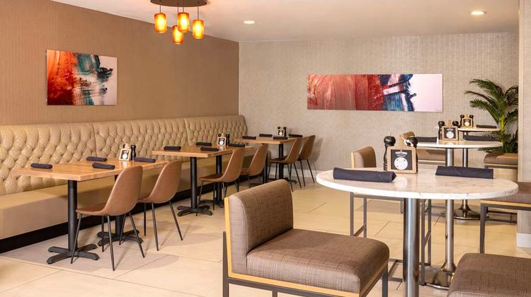 DoubleTree by Hilton San Bernardino Restaurant
