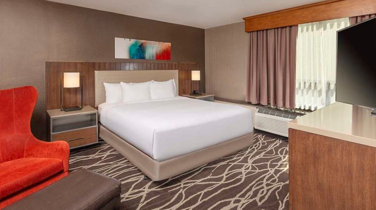 DoubleTree by Hilton San Bernardino Room