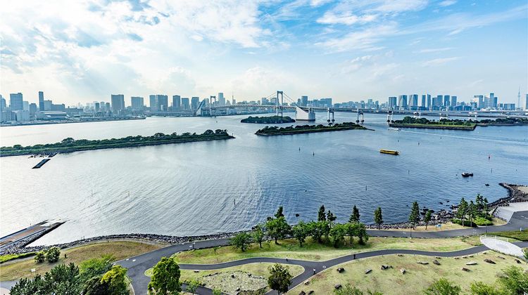 Hilton Tokyo Odaiba Exterior