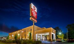 Best Western Plus Eastgate Inn & Suites