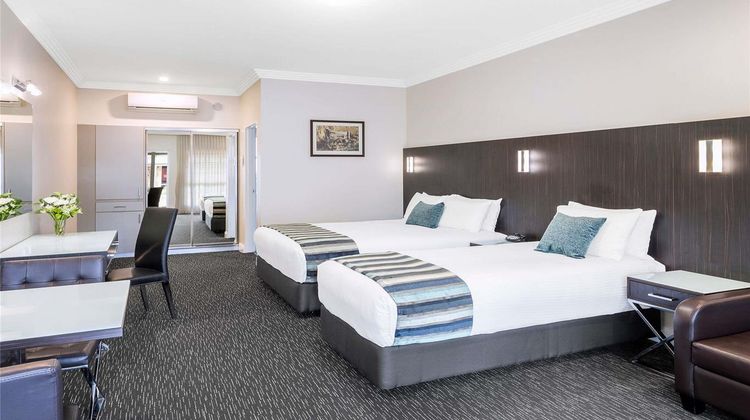 Mercure Goulburn Room