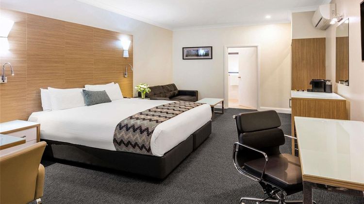 Mercure Goulburn Room