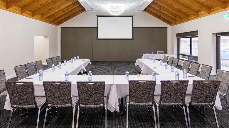 <b>Mercure Goulburn Meeting</b>. Images powered by <a href="https://iceportal.shijigroup.com/" title="IcePortal" target="_blank">IcePortal</a>.