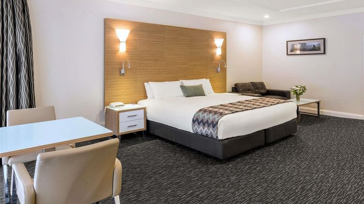 Mercure Goulburn Room