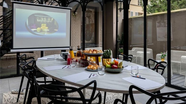 <b>Mercure Paris Alesia Meeting</b>. Images powered by <a href="https://iceportal.shijigroup.com/" title="IcePortal" target="_blank">IcePortal</a>.