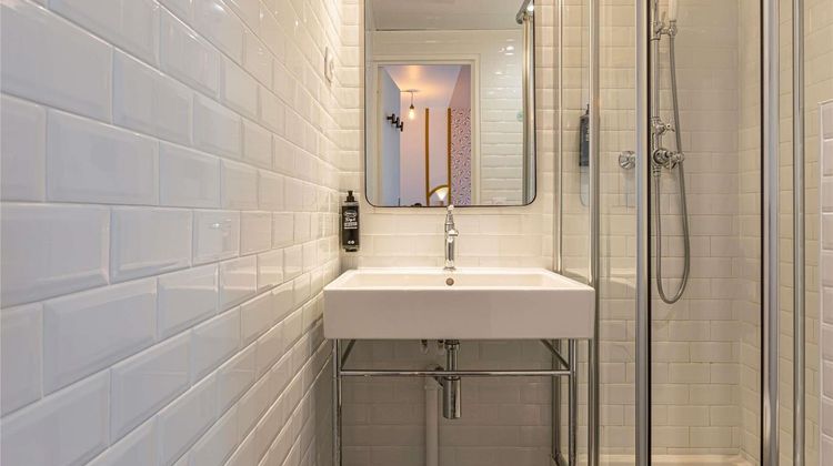 Ibis Styles Paris Eiffel Cambronne Room