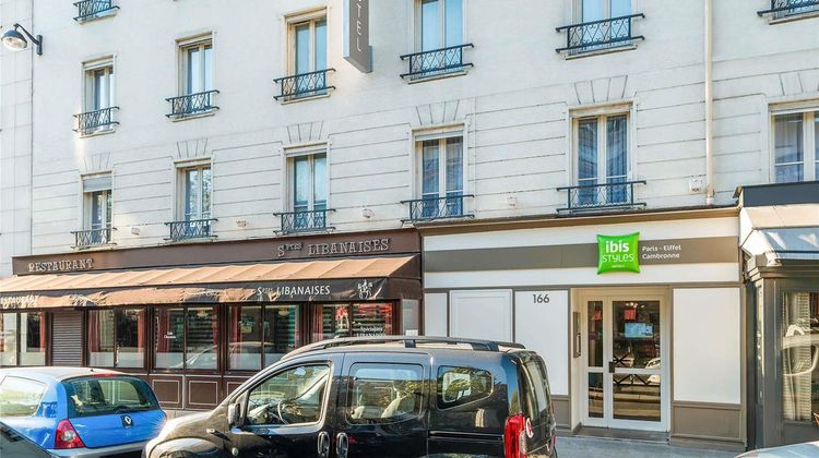 Ibis Styles Paris Eiffel Cambronne Exterior