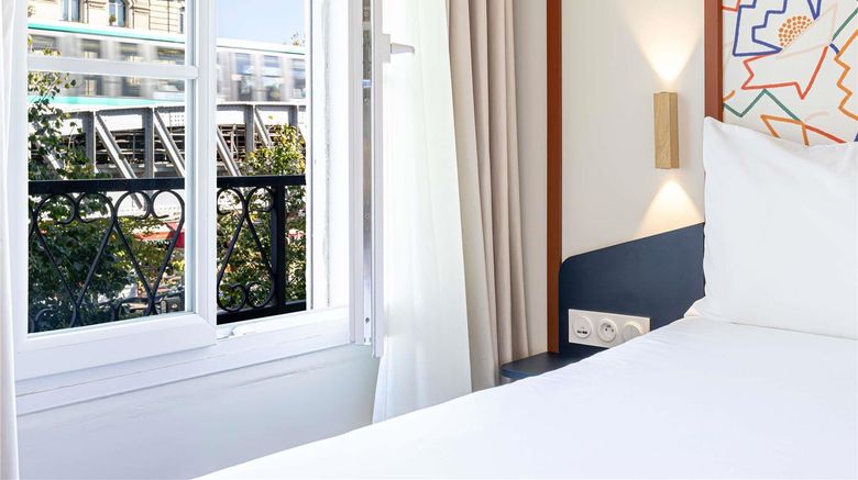 <b>Ibis Styles Paris Eiffel Cambronne Room</b>. Images powered by <a href="https://iceportal.shijigroup.com/" title="IcePortal" target="_blank">IcePortal</a>.