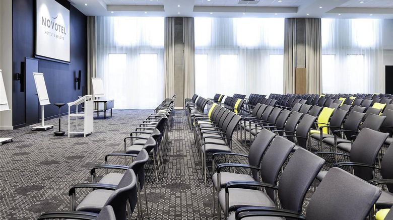 <b>Novotel Amsterdam Schiphol Airport Meeting</b>. Images powered by <a href="https://iceportal.shijigroup.com/" title="IcePortal" target="_blank">IcePortal</a>.