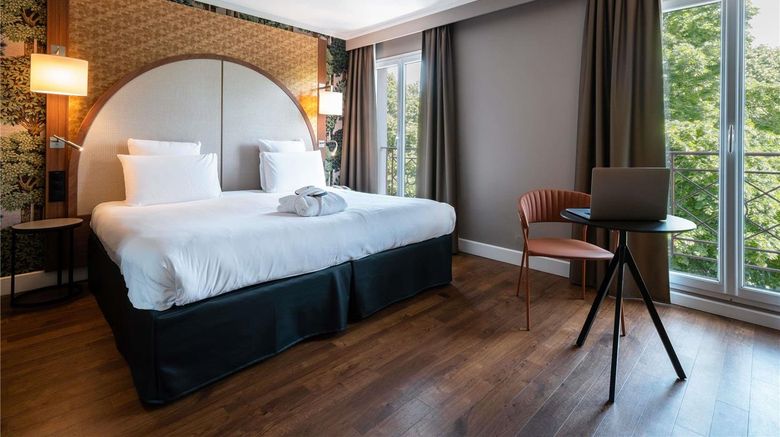 <b>Mercure Paris Ouest Saint Germain Room</b>. Images powered by <a href="https://iceportal.shijigroup.com/" title="IcePortal" target="_blank">IcePortal</a>.