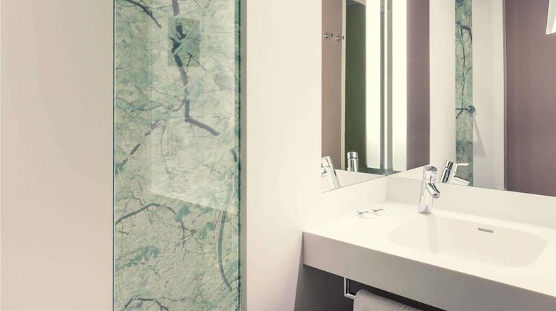 <b>Mercure Paris Ouest Saint Germain Room</b>. Images powered by <a href="https://iceportal.shijigroup.com/" title="IcePortal" target="_blank">IcePortal</a>.