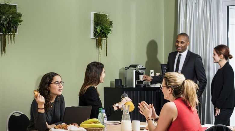<b>Aparthotel Adagio Access la Defense Meeting</b>. Images powered by <a href="https://iceportal.shijigroup.com/" title="IcePortal" target="_blank">IcePortal</a>.