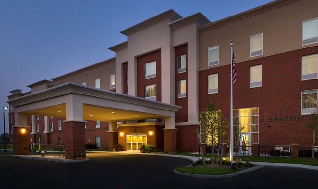 Hampton Inn & Suites Carrier Circle Exterior