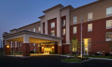 Hampton Inn & Suites Carrier Circle