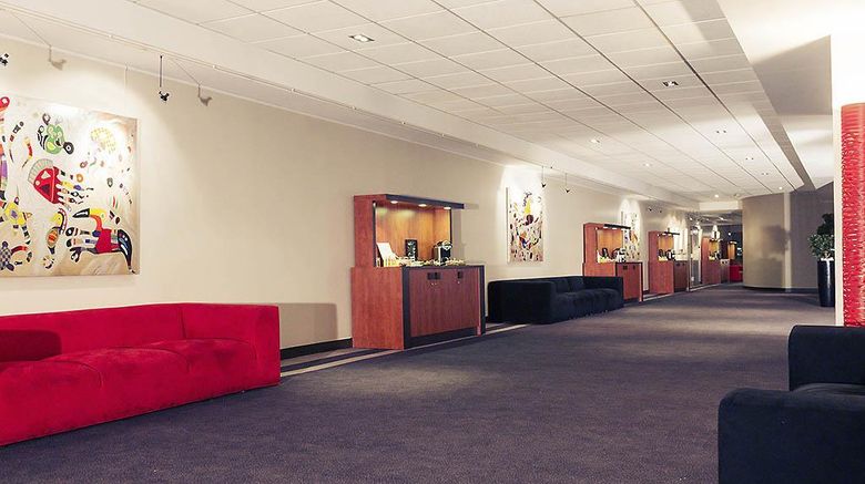 <b>Mercure Maurepas Saint Quentin Meeting</b>. Images powered by <a href="https://iceportal.shijigroup.com/" title="IcePortal" target="_blank">IcePortal</a>.