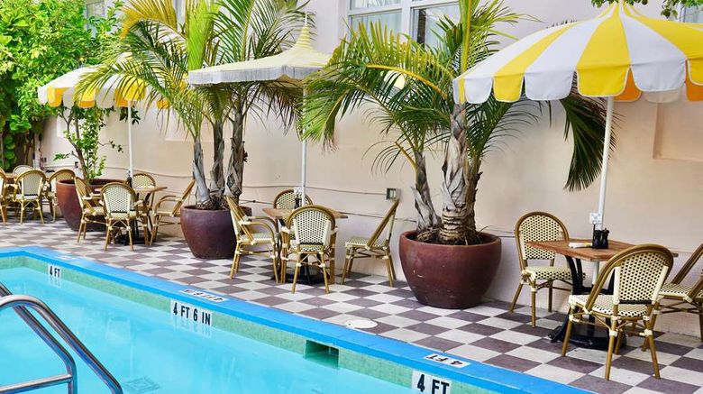 <b>Clinton Hotel South Beach Pool</b>. Images powered by <a href="https://iceportal.shijigroup.com/" title="IcePortal" target="_blank">IcePortal</a>.