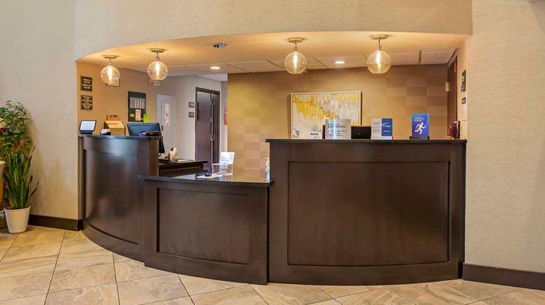 <b>Best Western New Albany Lobby</b>. Images powered by <a href="https://iceportal.shijigroup.com/" title="IcePortal" target="_blank">IcePortal</a>.
