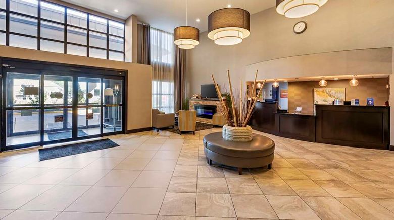 <b>Best Western New Albany Lobby</b>. Images powered by <a href="https://iceportal.shijigroup.com/" title="IcePortal" target="_blank">IcePortal</a>.