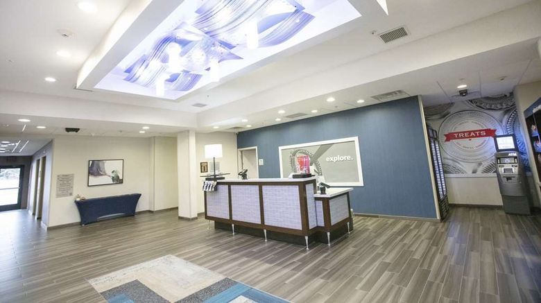 <b>Hampton Inn Toledo/Oregon Lobby</b>. Images powered by <a href="https://iceportal.shijigroup.com/" title="IcePortal" target="_blank">IcePortal</a>.