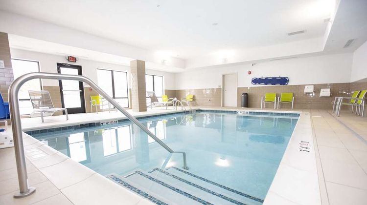 Hampton Inn Toledo/Oregon Pool
