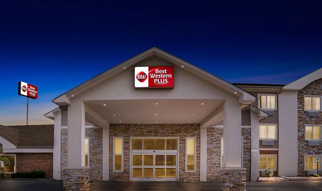 Best Western Plus Airport Inn & Suites Exterior