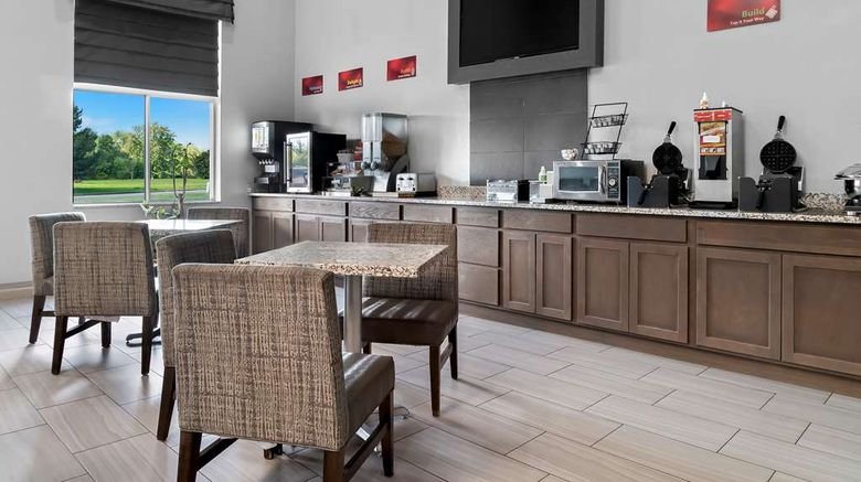 <b>Best Western Plus Airport Inn & Suites Restaurant</b>. Images powered by <a href="https://iceportal.shijigroup.com/" title="IcePortal" target="_blank">IcePortal</a>.
