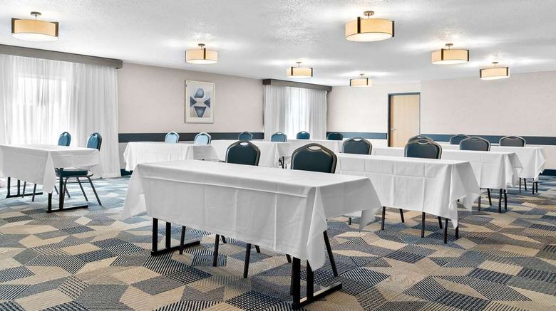 <b>Best Western Plus Airport Inn & Suites Meeting</b>. Images powered by <a href="https://iceportal.shijigroup.com/" title="IcePortal" target="_blank">IcePortal</a>.